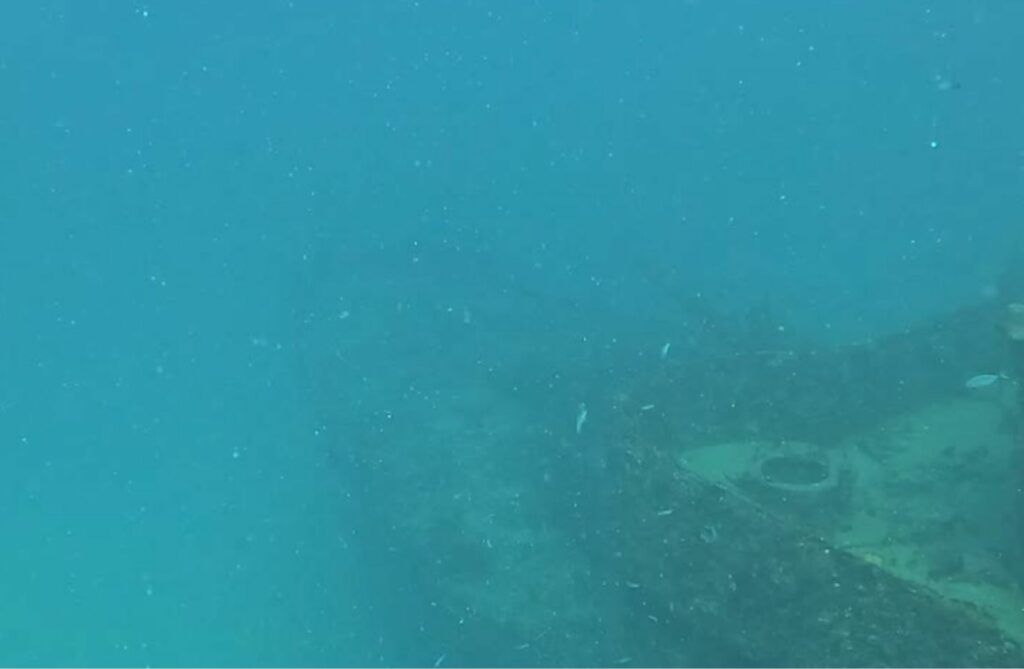 L'épave C-56 dans l'eau turquoise, à Puerto Morelos