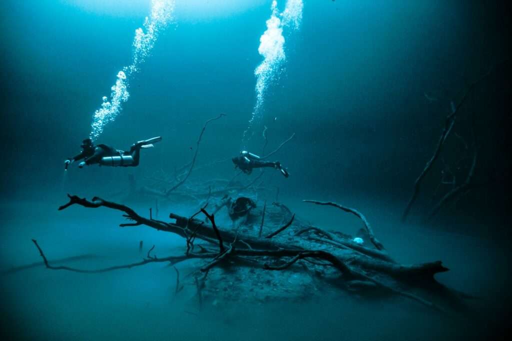 Hydrogen sulfide cloud in Cenote Angelita – photo © Iván García (@Spino_uwphoto)
