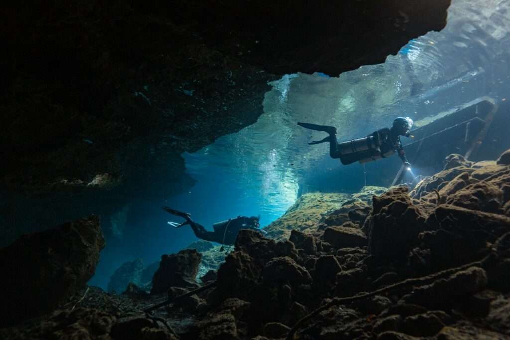 Diving in Cenote Nicte Ha – photo © Iván García (@Spino_uwphoto)
